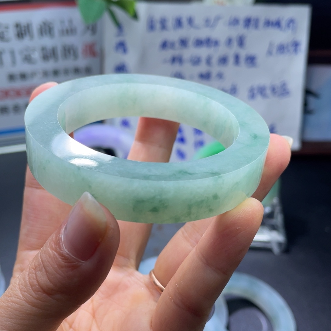武***姐定制翡翠未镶嵌翡翠