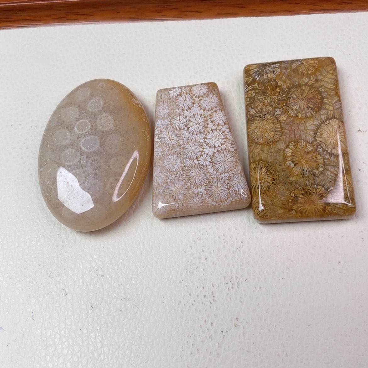 【闪购商品】未镶嵌吊坠(赠链)硅化玉