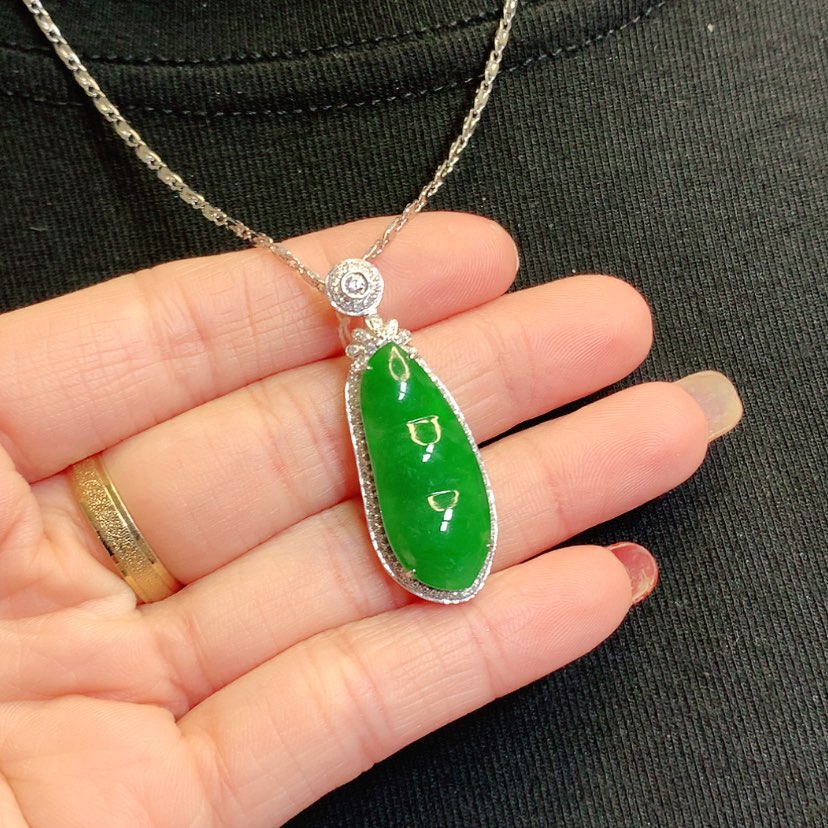 【闪购商品】翡翠吊坠(赠链)18K金镶嵌