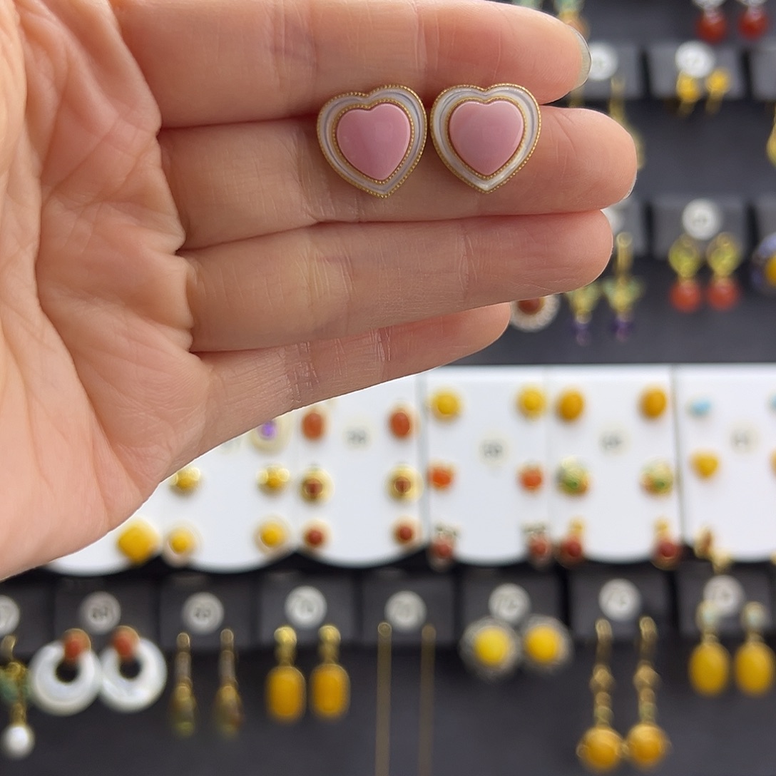 和田玉未镶嵌耳饰通体纯银天然粉贝耳钉