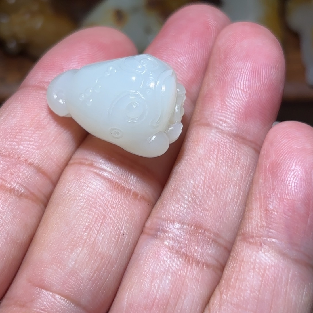 静***流和田玉未镶嵌颈饰