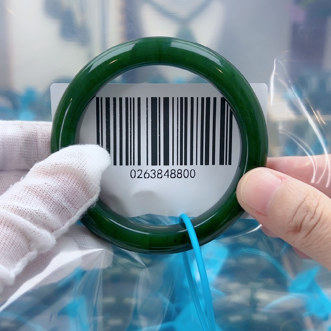 和田玉手镯未镶嵌微瑕58.59