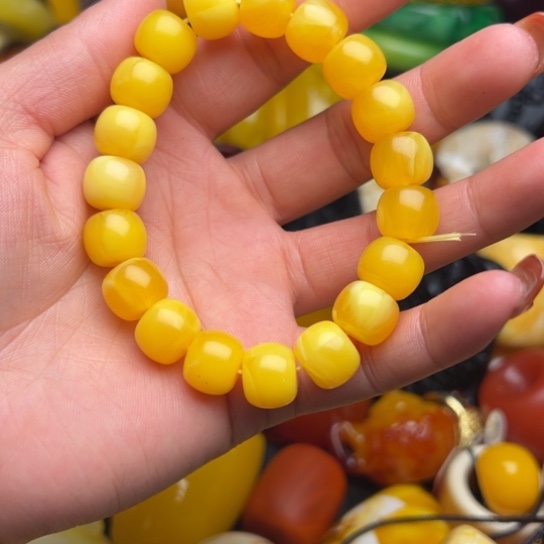 琥珀手串未镶嵌蜜蜡