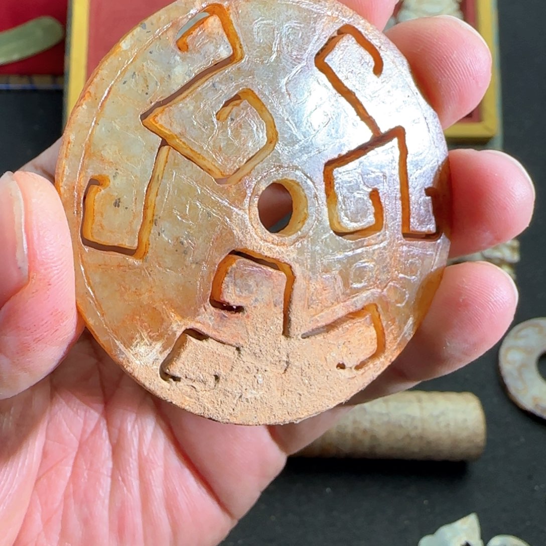 和田玉未镶嵌挂件暴*