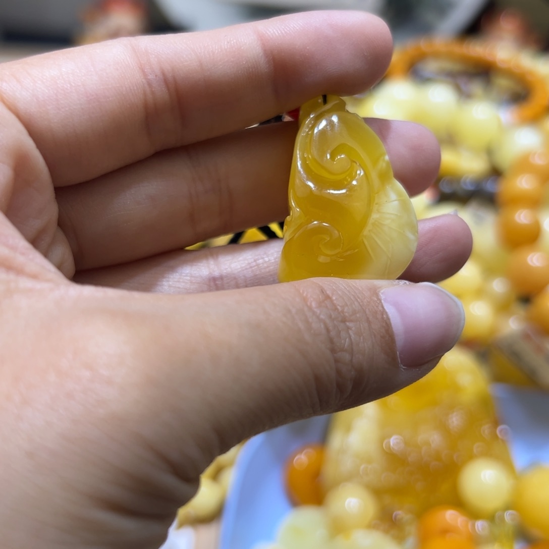 琥珀珠宝奇石未镶嵌