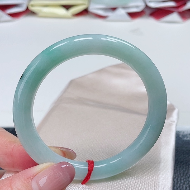 翡翠手镯（圆镯）未镶嵌