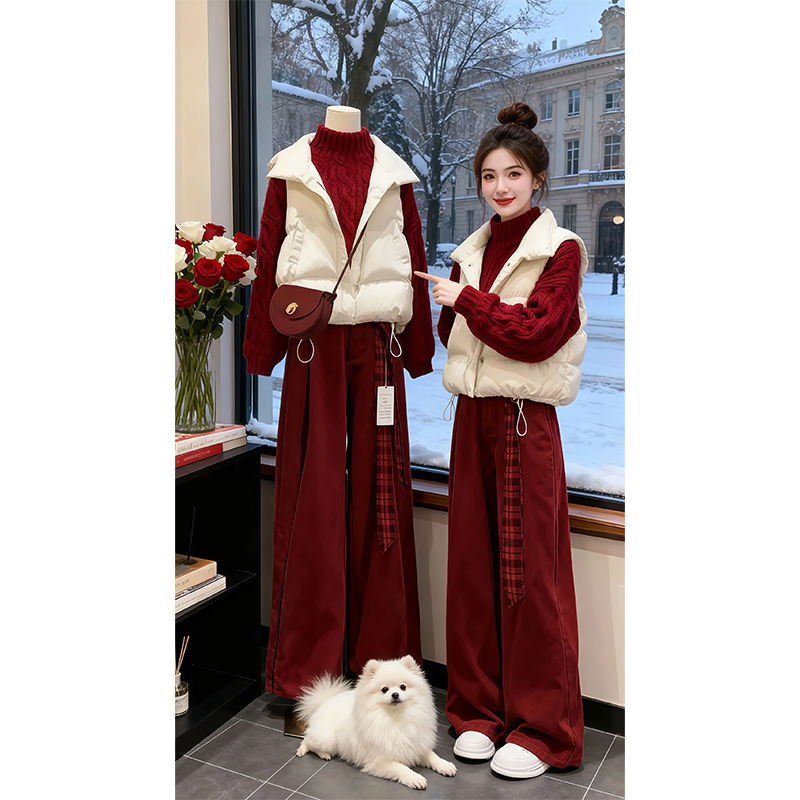 【心动信号】2025年秋冬季新款套装女酒红色毛衣裤子白色棉服三件