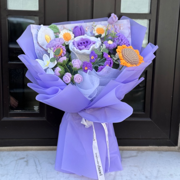 手工针织毛线钩织花泰国玫瑰康乃馨花束成品送女朋友闺蜜生日礼物