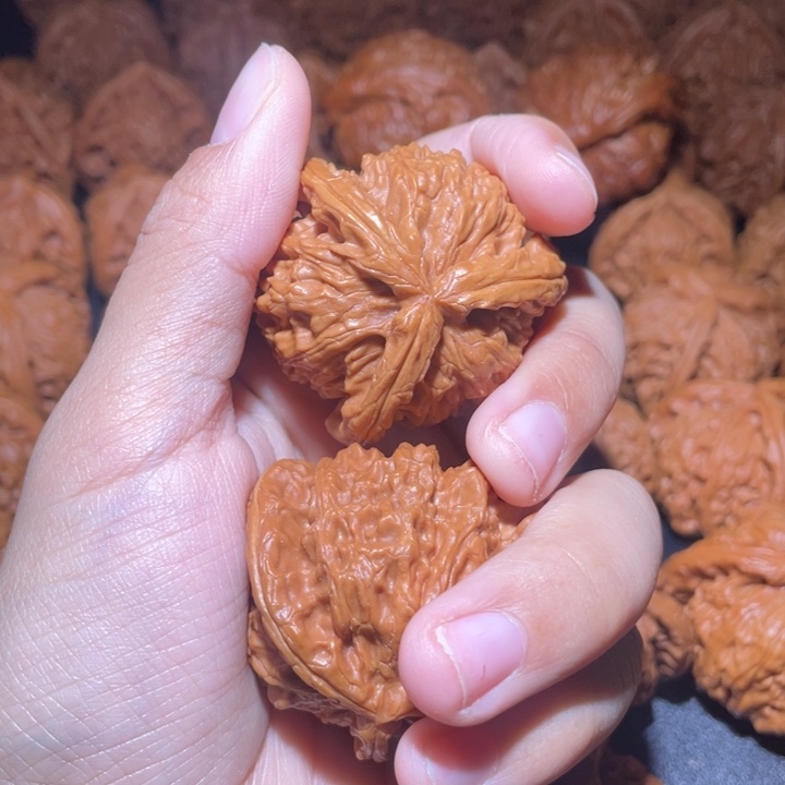 天****桃核吊坠小妹三棱