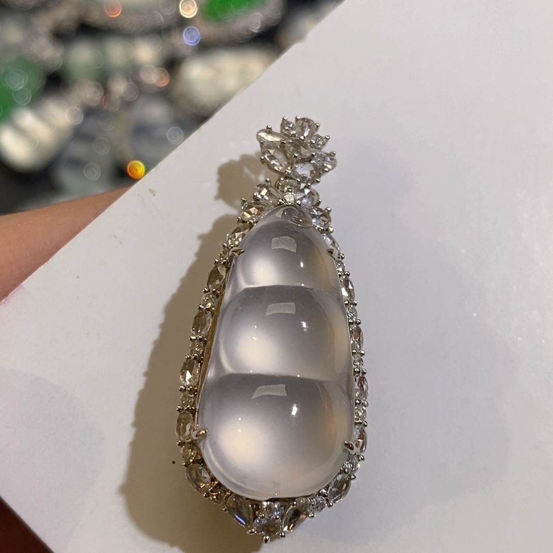 翡翠颈饰18K金镶嵌天然缅甸A货翡翠