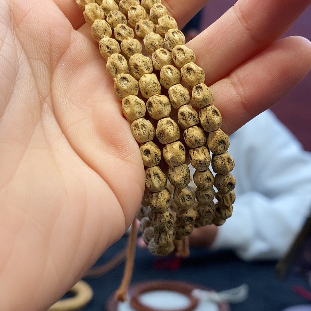 柏香籽/百香籽手串红****哈