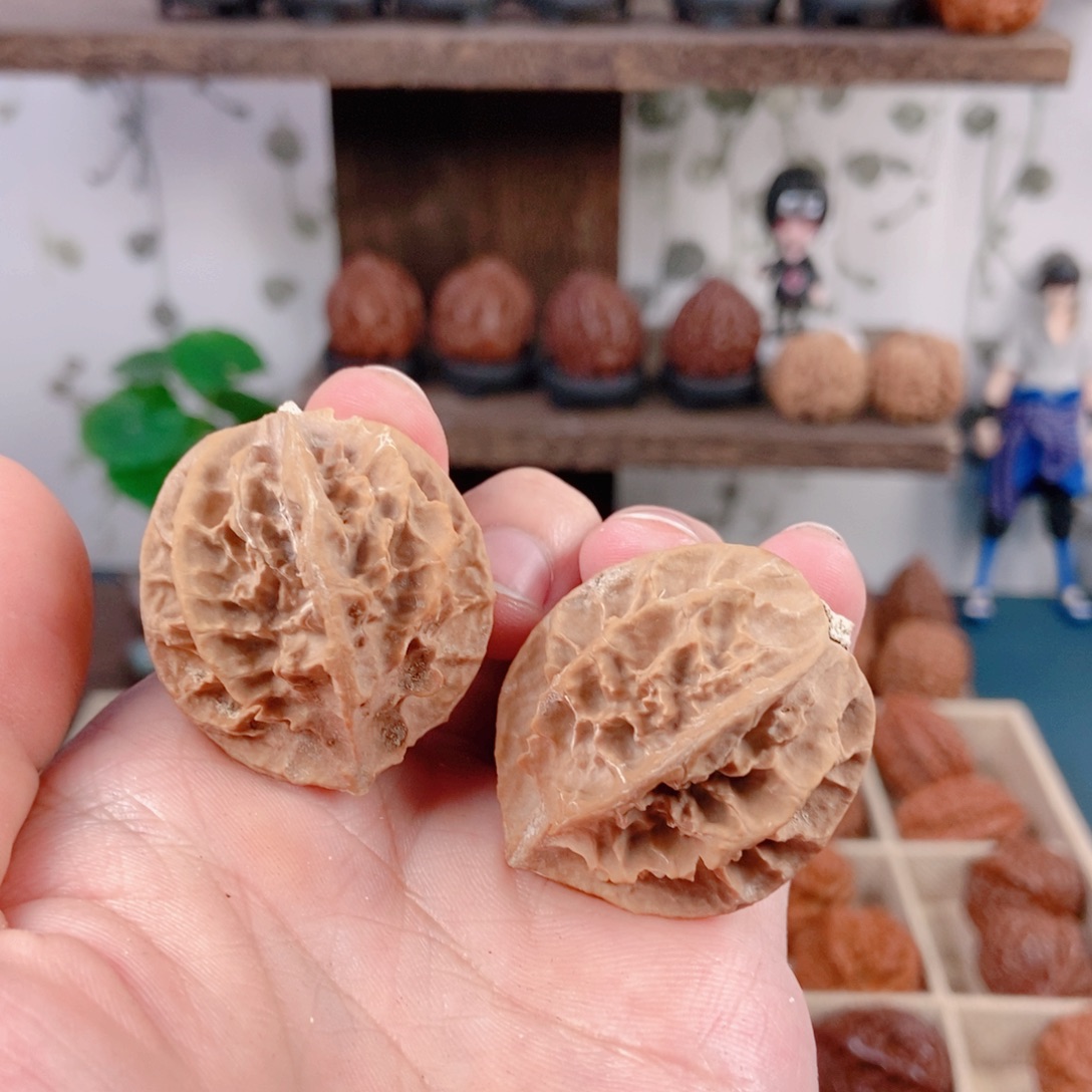 文玩核桃吊坠70¥¥球龙