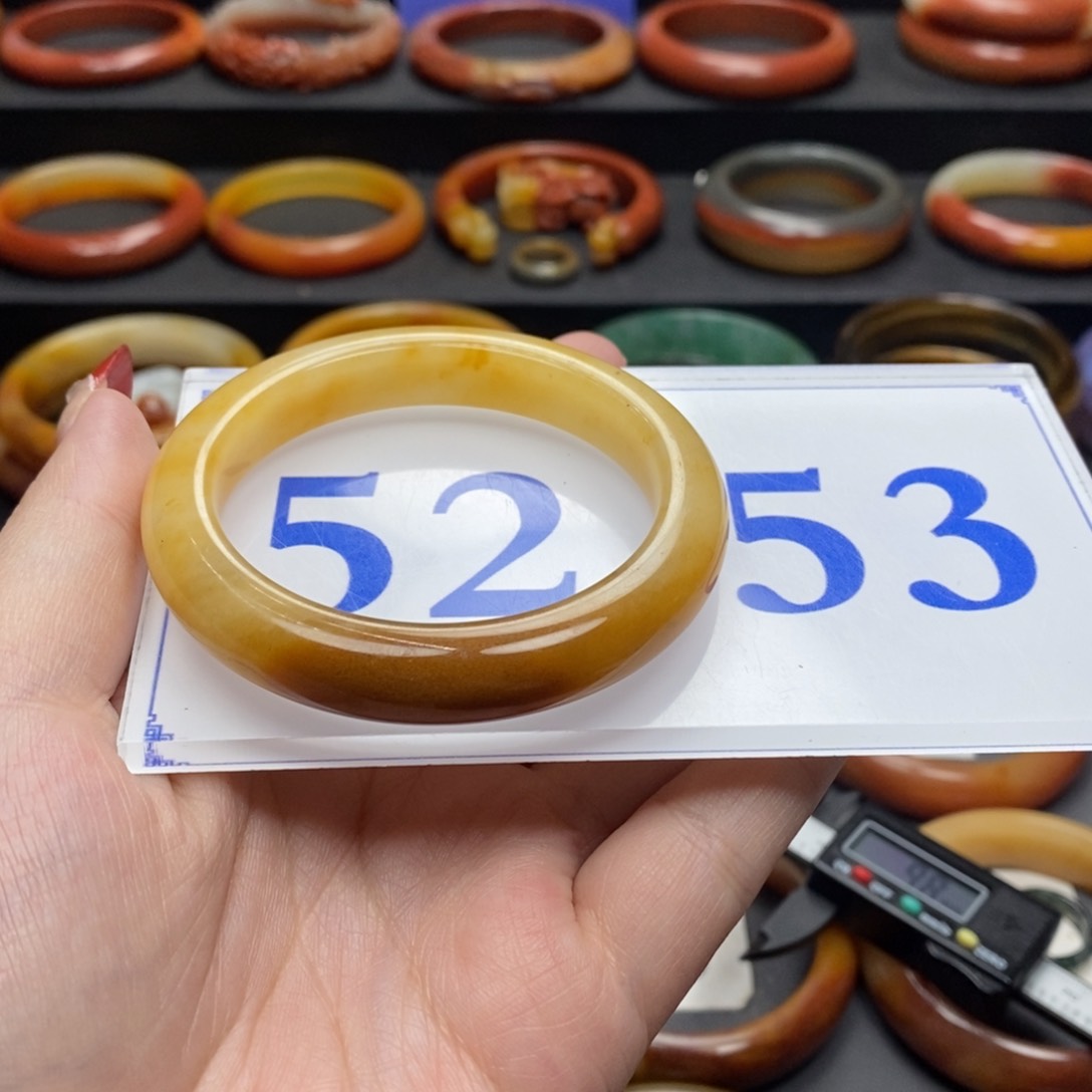 石英质玉（黄龙玉）手镯未镶嵌