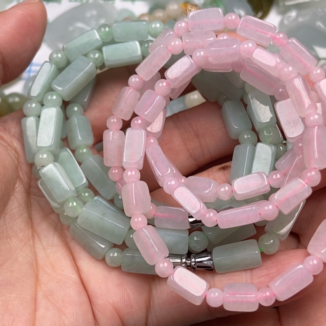 三***哥翡翠未镶嵌颈饰翡翠