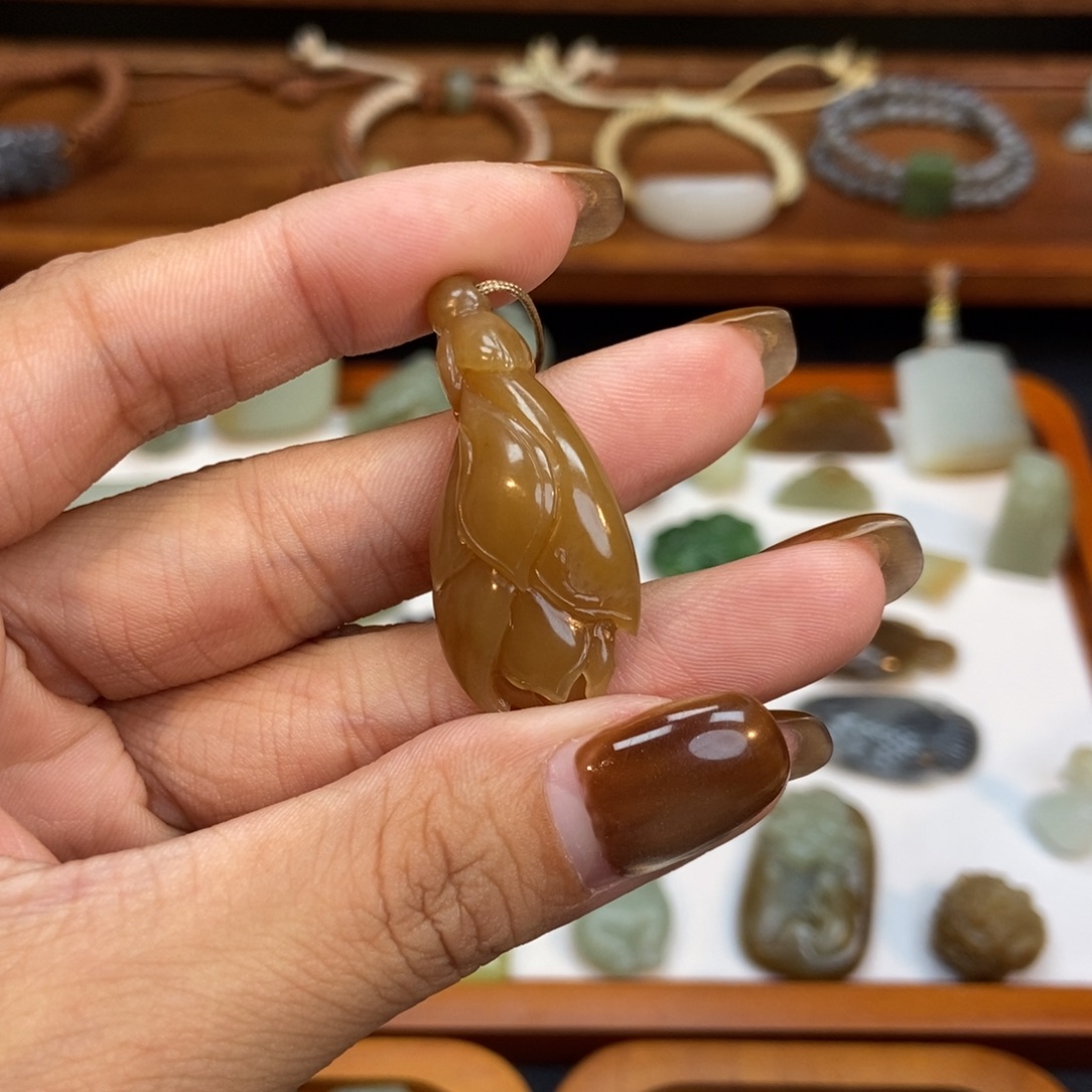 糖***岳和田玉未镶嵌吊坠(不含链)