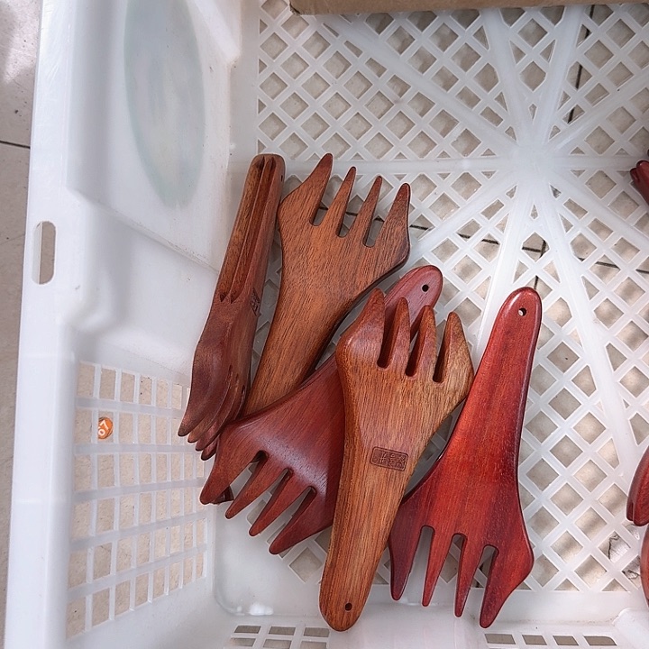 红檀木按摩梳子工具