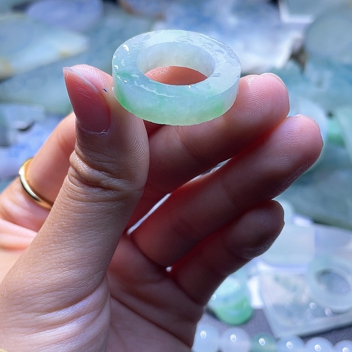 定制翡翠未镶嵌翡翠