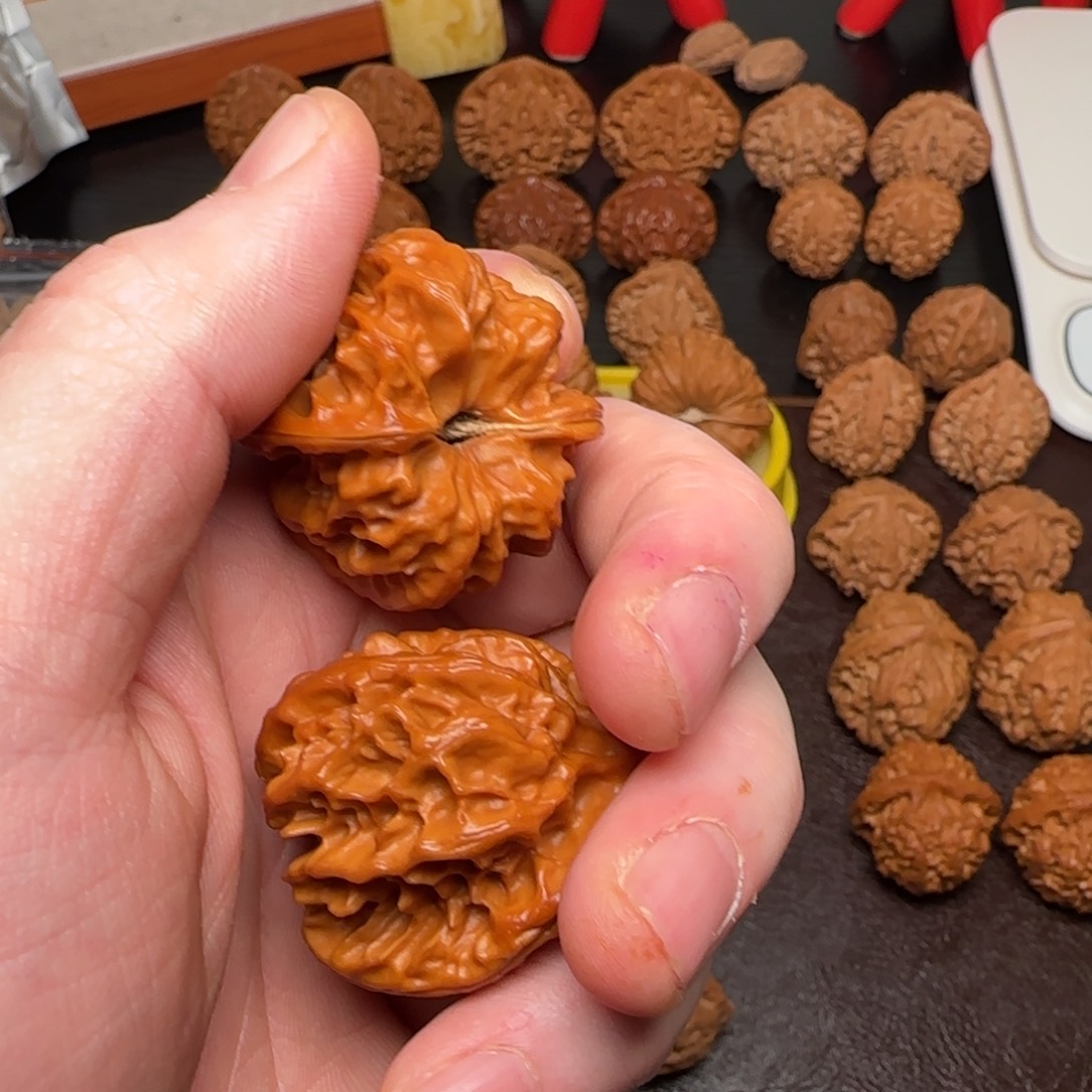 大***头文玩核桃吊坠四眼虎