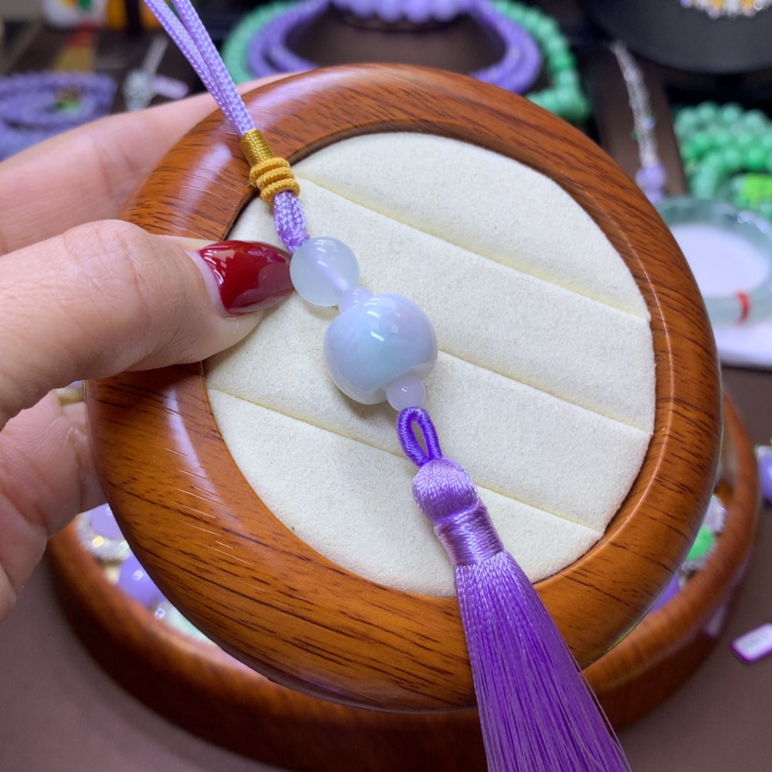 【闪购商品】翡翠颈饰未镶嵌流**雪翡翠