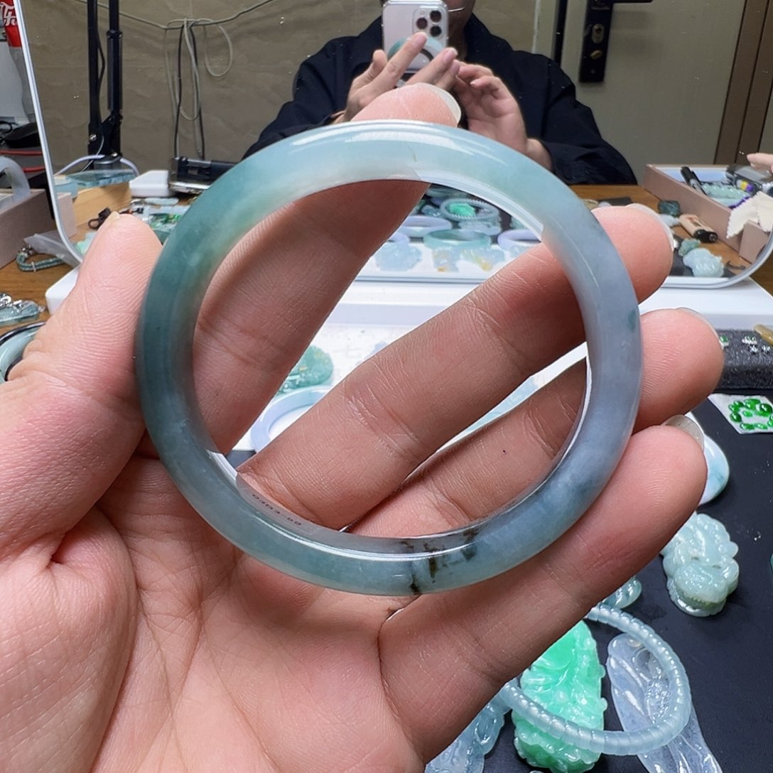 翡翠未镶嵌手镯57