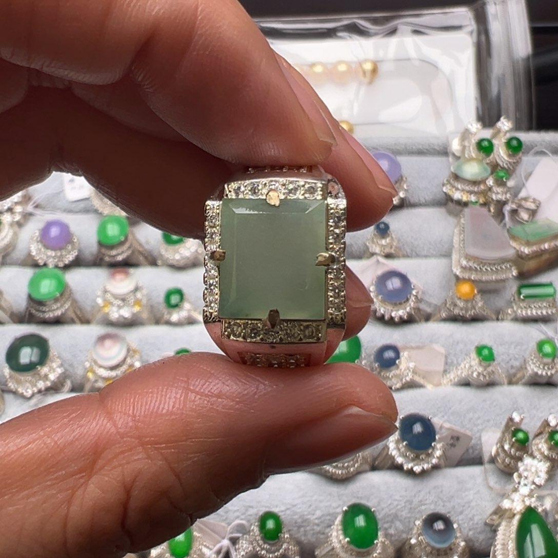 定制翡翠未镶嵌A货