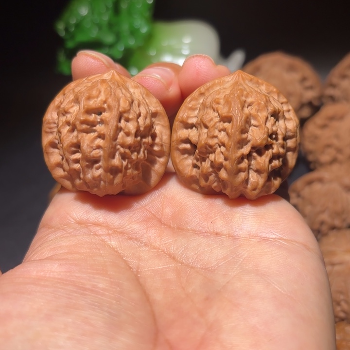 文玩核桃吊坠文玩核桃吊坠瓷娃娃36