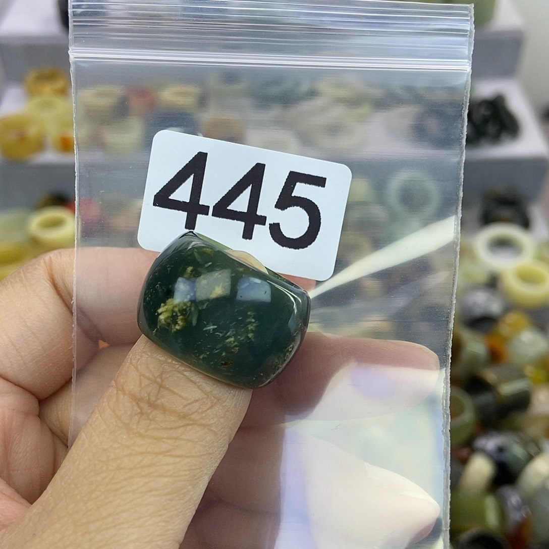 工***忙蛇纹石玉未镶嵌戒指