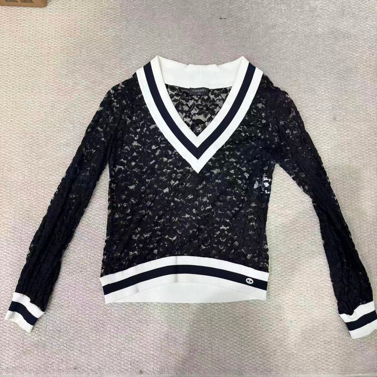 99新 Chanel/香奈儿 Chanel香奈儿蕾丝V令针织衫38码