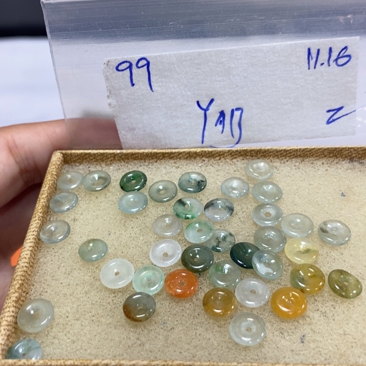 归***埃定制翡翠未镶嵌不退