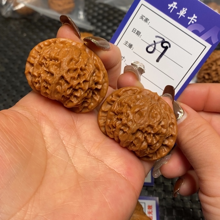 文玩核桃把件89宫灯43