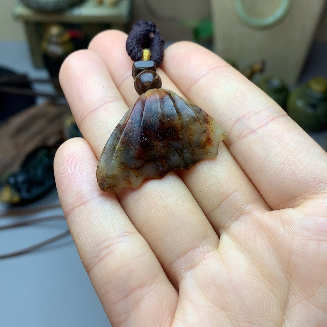 透闪石质玉挂件未镶嵌鑫*