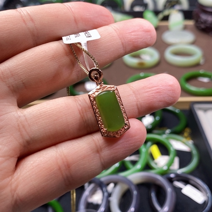 和田玉银镶碧玉阳绿色锁骨坠2.8克银S925镶嵌