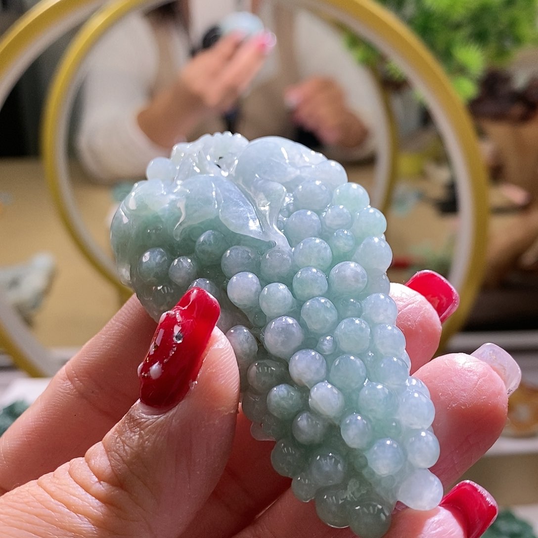 【闪购商品】翡翠颈饰未镶嵌葡萄