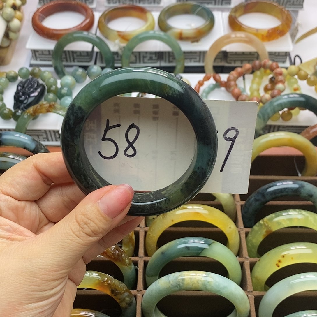 蛇纹石玉手镯合金