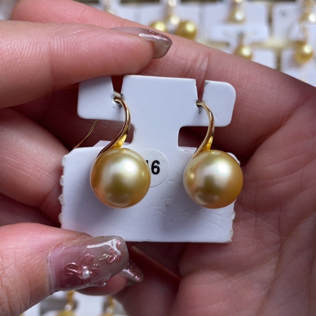 海水珍珠耳饰18K金镶嵌