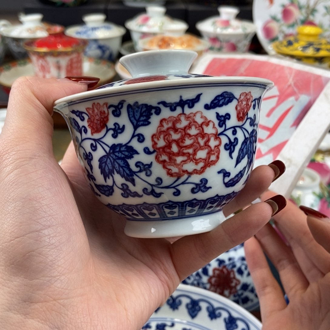 陶瓷艺术家的作品是一