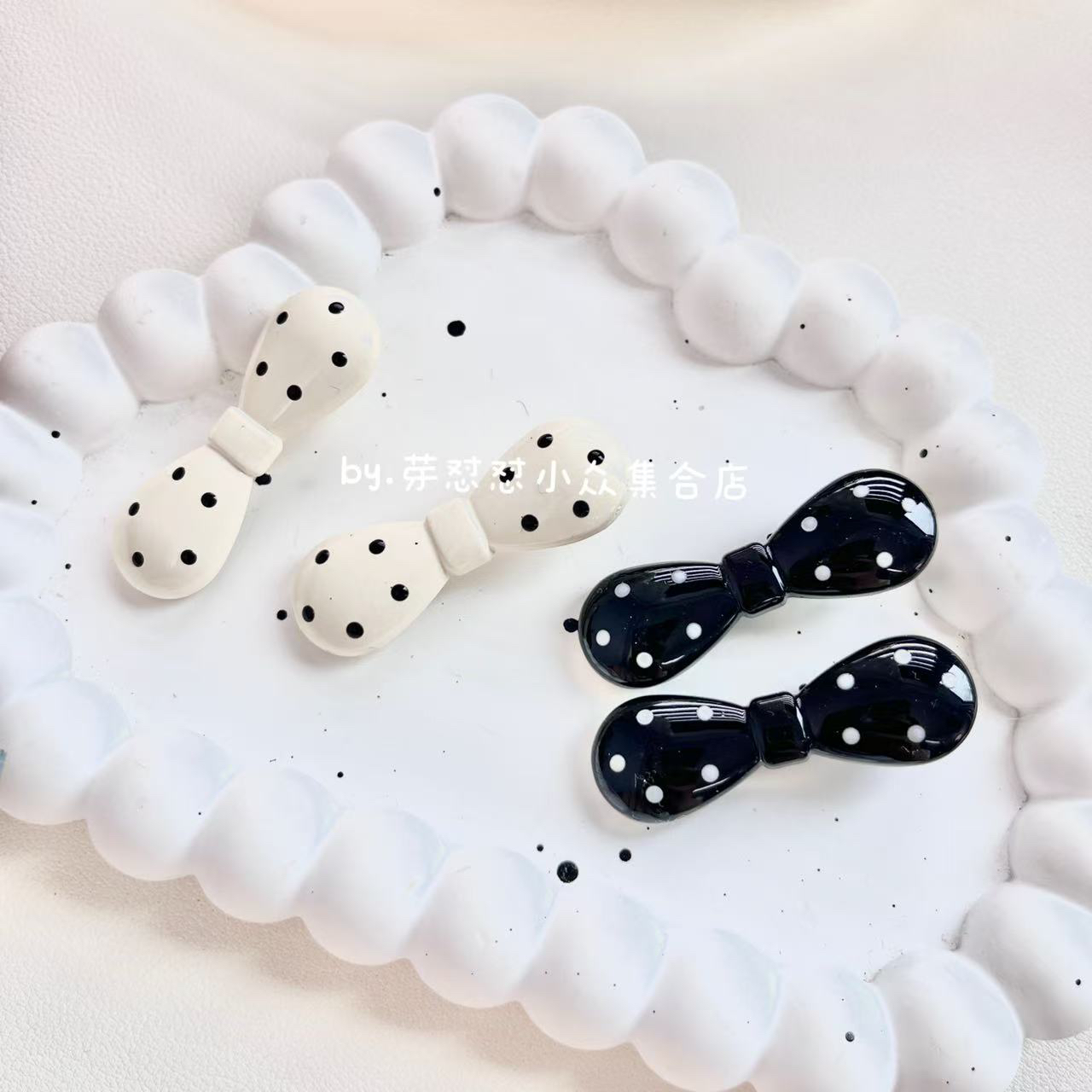 芽怼怼  05732 韩国波点蝴蝶结压夹