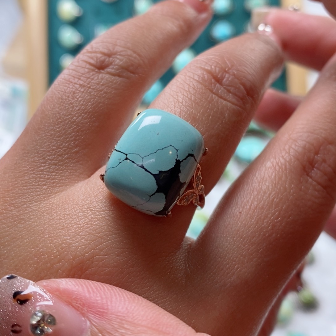 绿松石颈饰未镶嵌