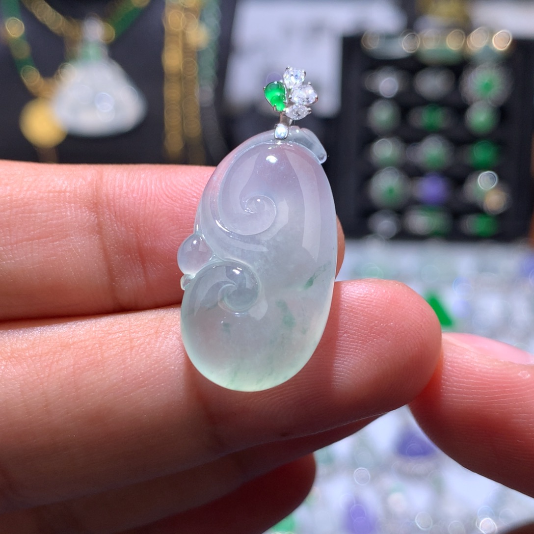 翡翠18K金镶嵌吊坠(赠链)