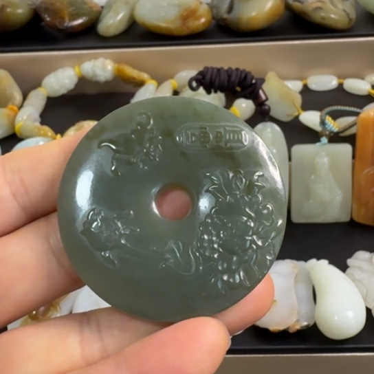 和田玉（糖玉）未镶嵌颈饰