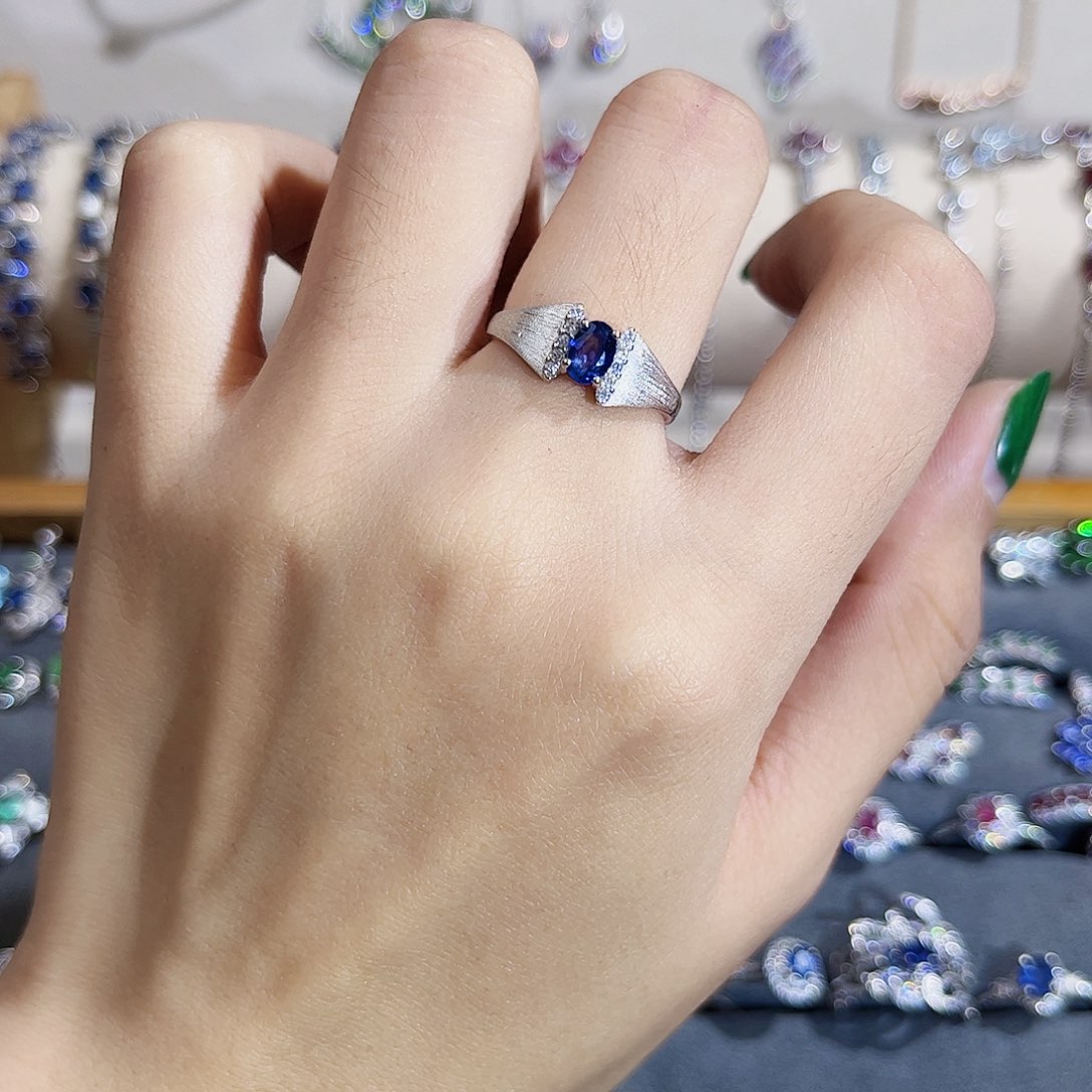 蓝宝石戒指银S925镶嵌