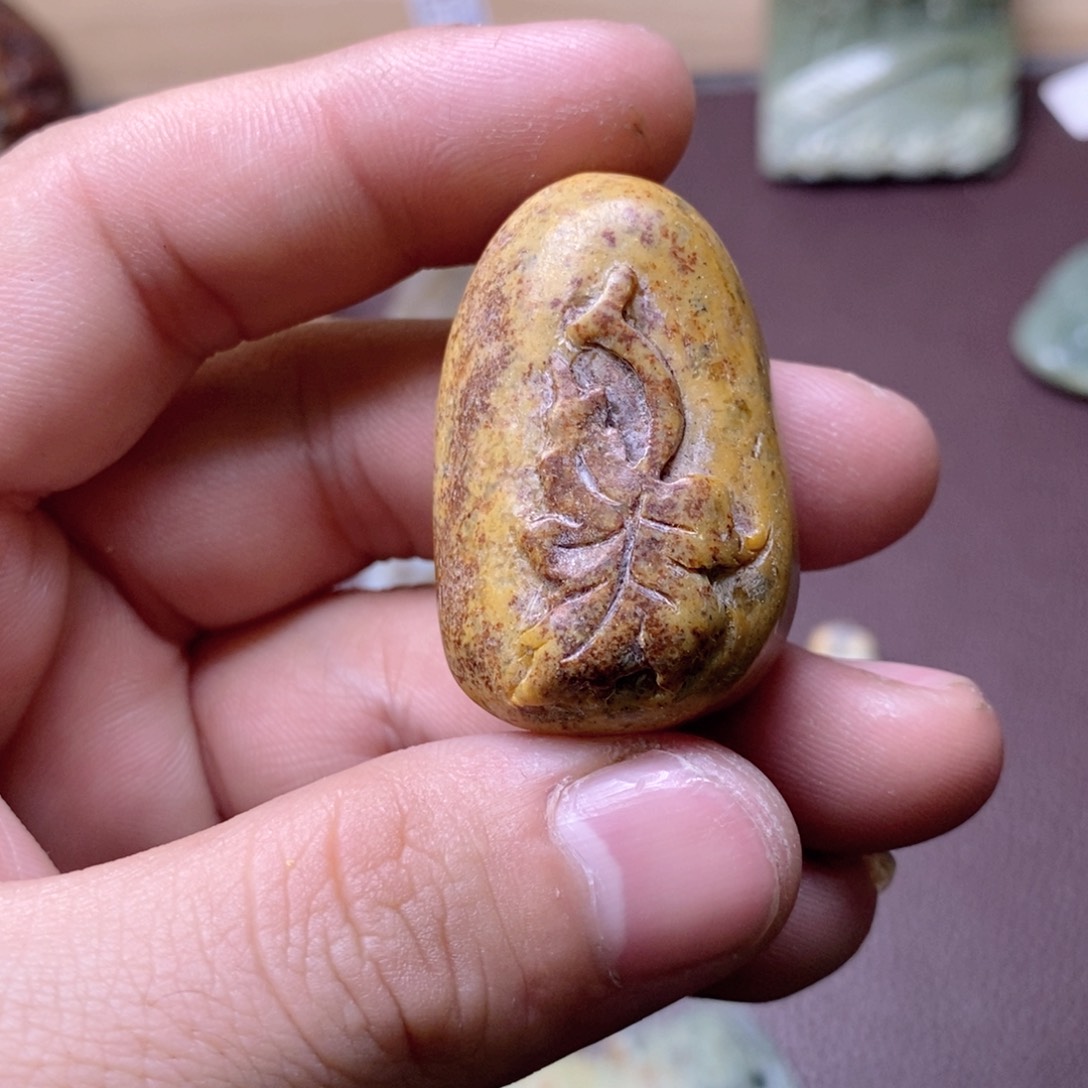 岫岩河磨玉（透闪石质玉）挂件未镶嵌