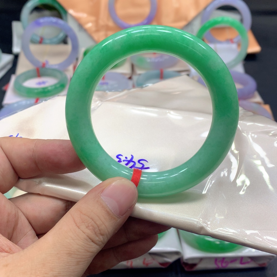 翡翠未镶嵌手镯翡翠