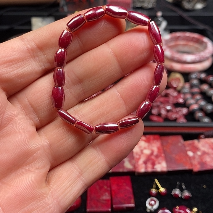 天然辰砂天然朱砂原矿打磨随行手串