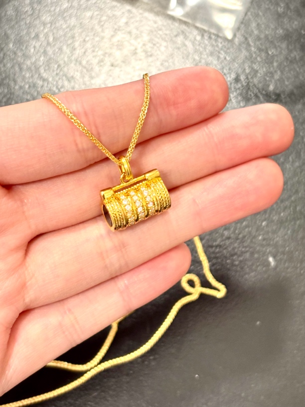 18k金 Au750吊坠 送银项链 B15