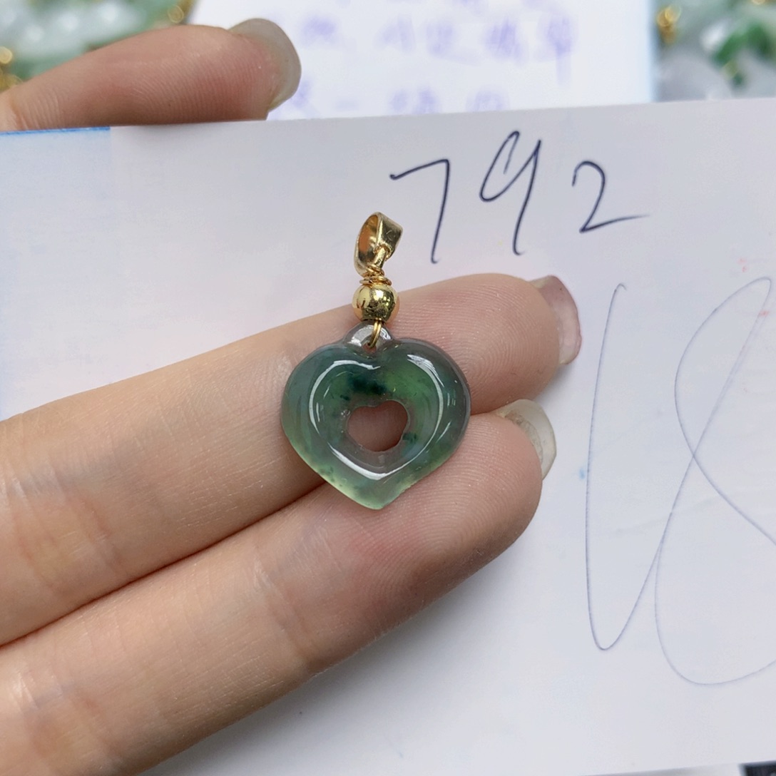 【闪购商品】翡翠颈饰合金天然翡翠A货