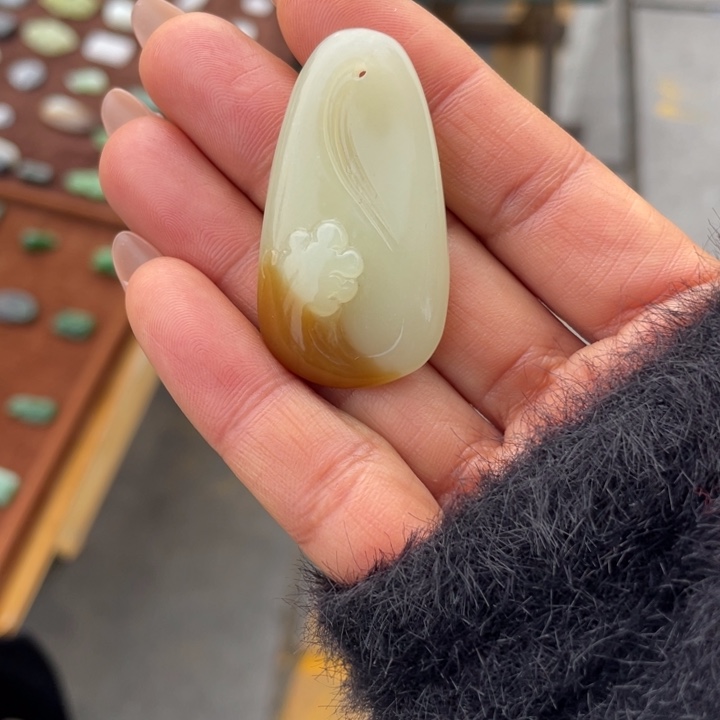 和田玉未镶嵌颈饰