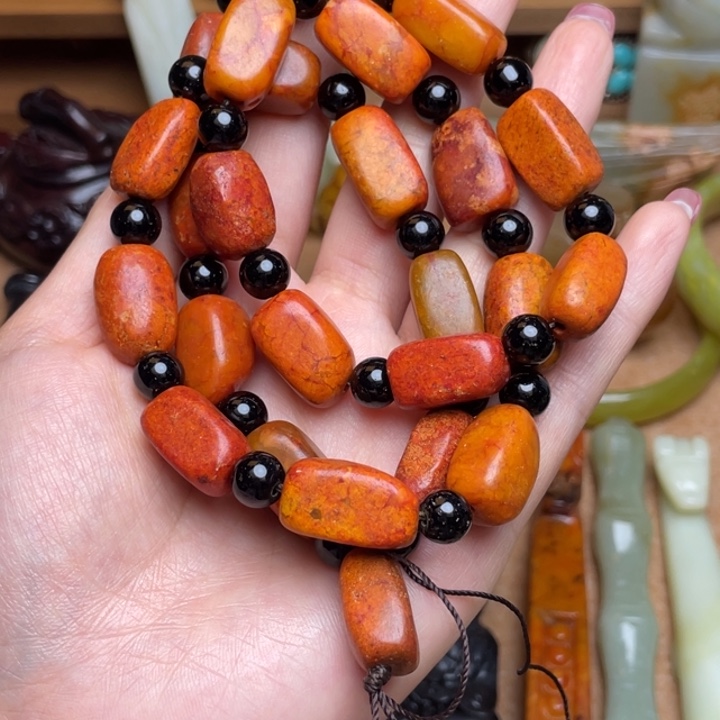 蛇纹石玉未镶嵌颈饰