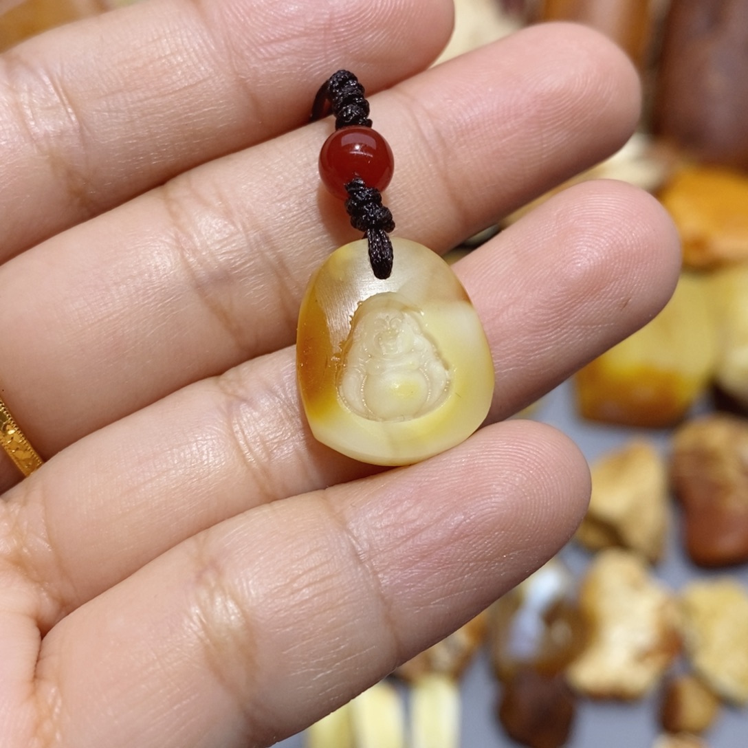 琥珀未镶嵌颈饰蜜蜡原石