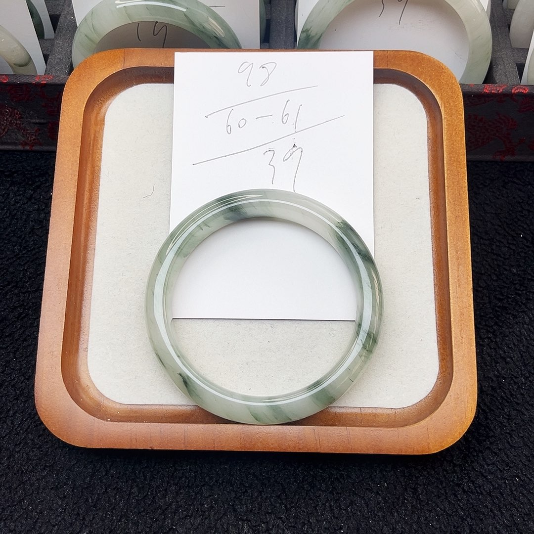 石英质玉未镶嵌手镯98